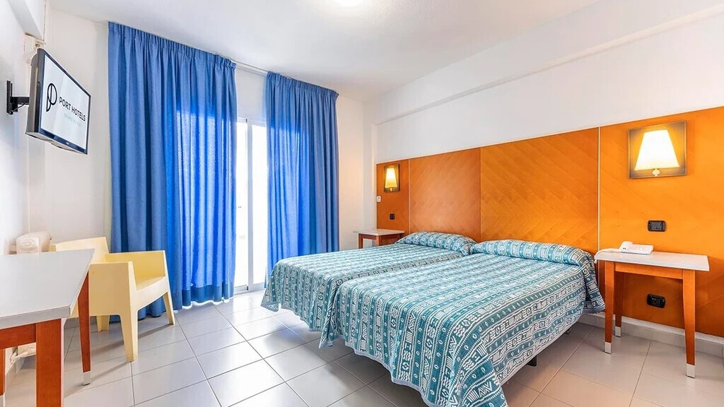 Port hotel fiesta park